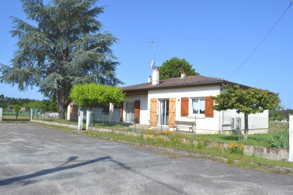 Maison en bon état à vendre située à Houeillès